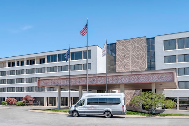 Images Crowne Plaza Indianapolis-Airport by IHG