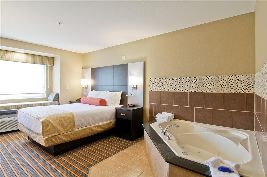 Images Best Western Plus Woodstock Inn & Suites