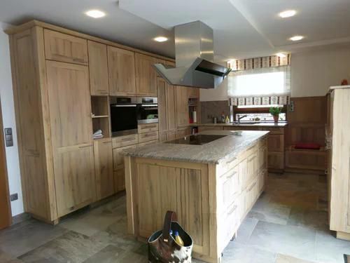 Münz-Massiv-Möbel, Gewerbegebiet 6 in Seebach