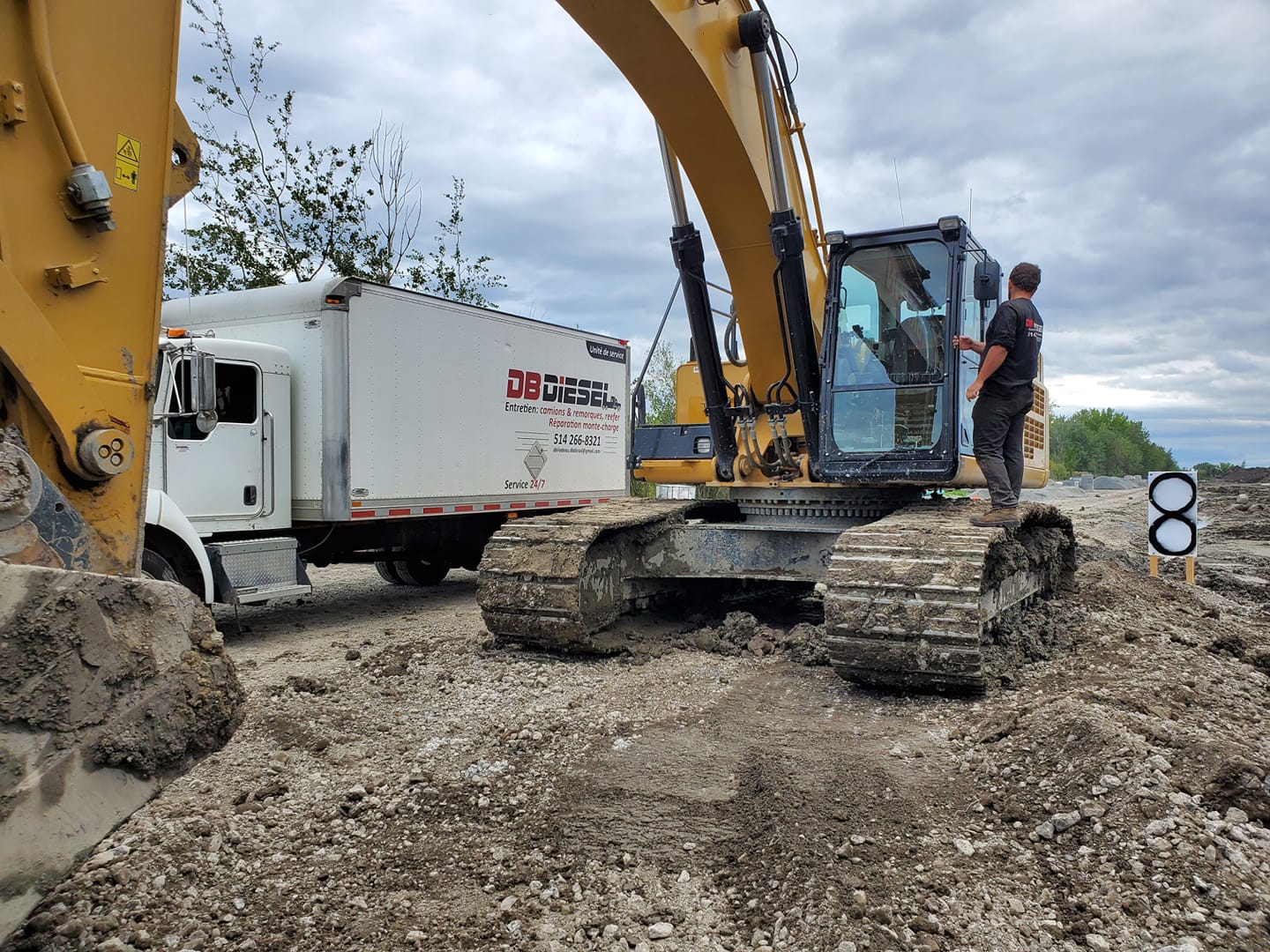 Images DB Diesel - Garage - Road Service 24h/7 - Truck - Trailer - Machinerie lourde Napierville