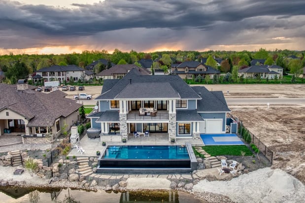 Images Signature Roofing Star