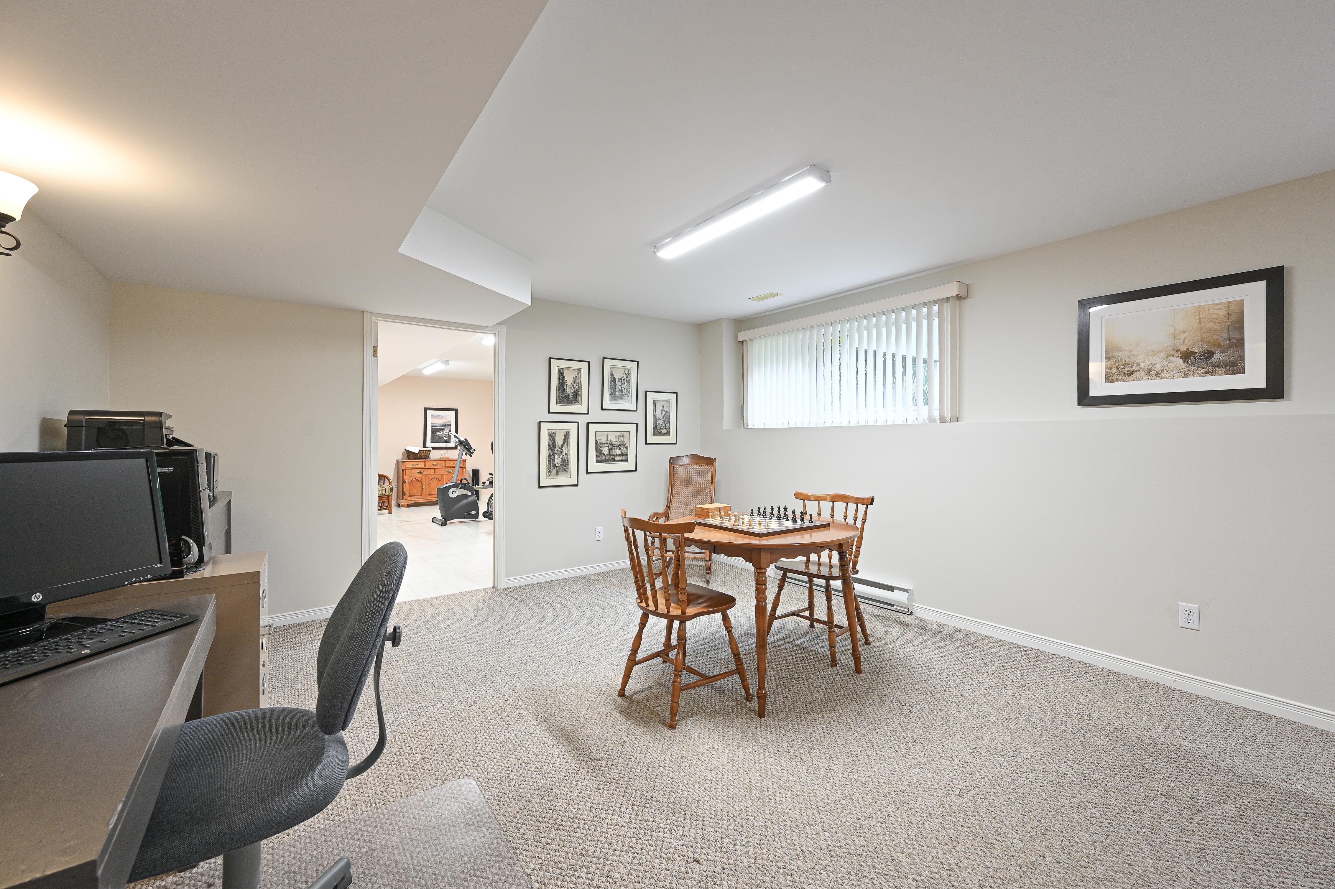 Images Leif Olson - Ottawa Real Estate Agent - Hamre Team RE/MAX Affiliates