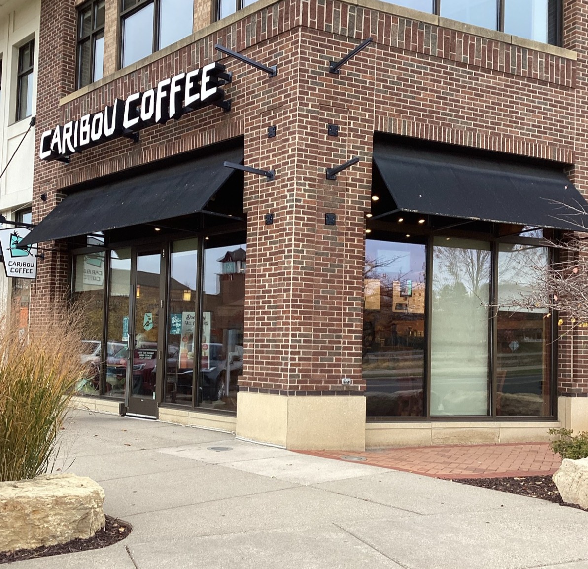 Storefront of the Caribou Coffee at 720 Main Street in Mendota Heights