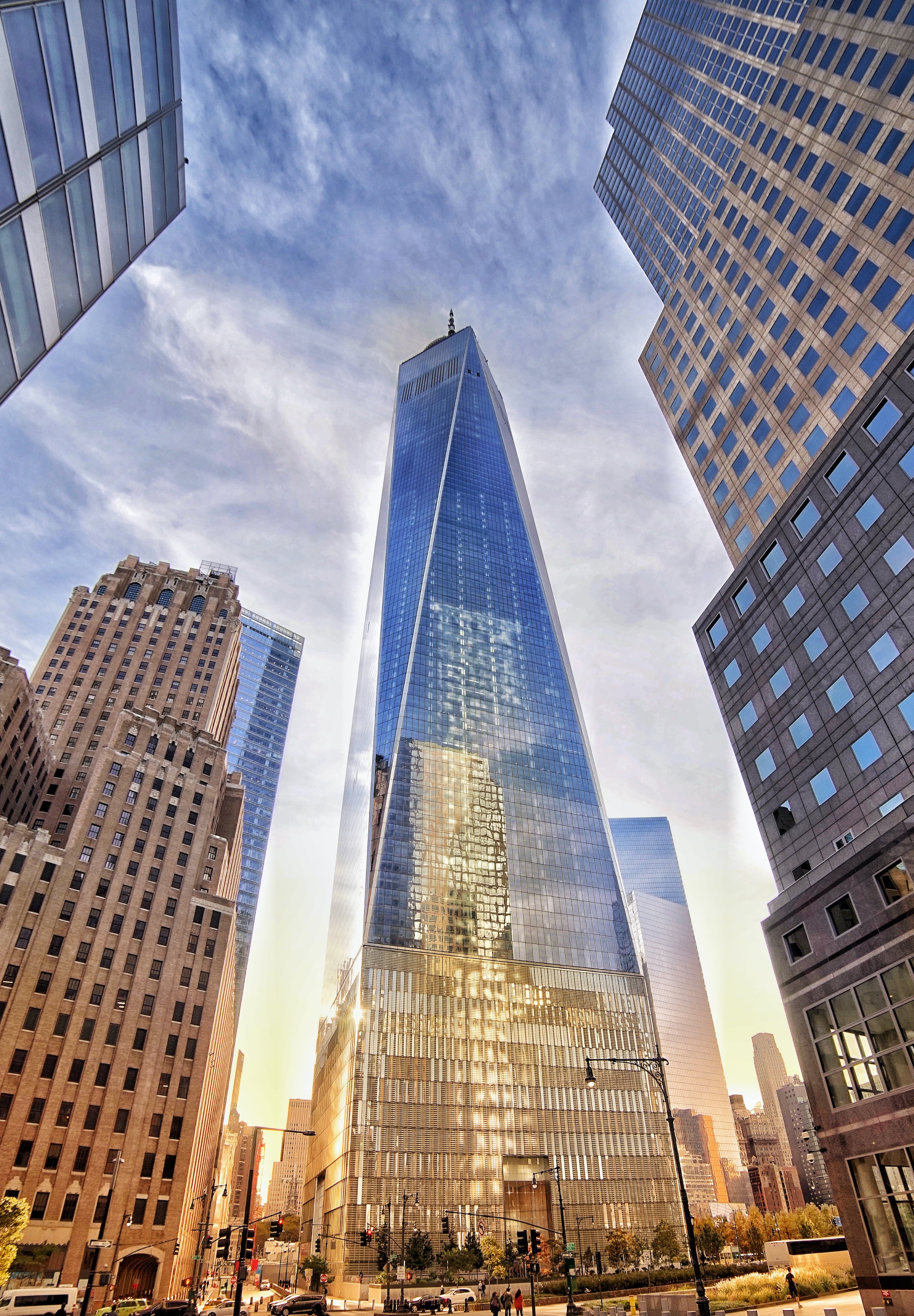 Exterior photo of the Corporate Headquarters Building 81qd New York (212)661-7685