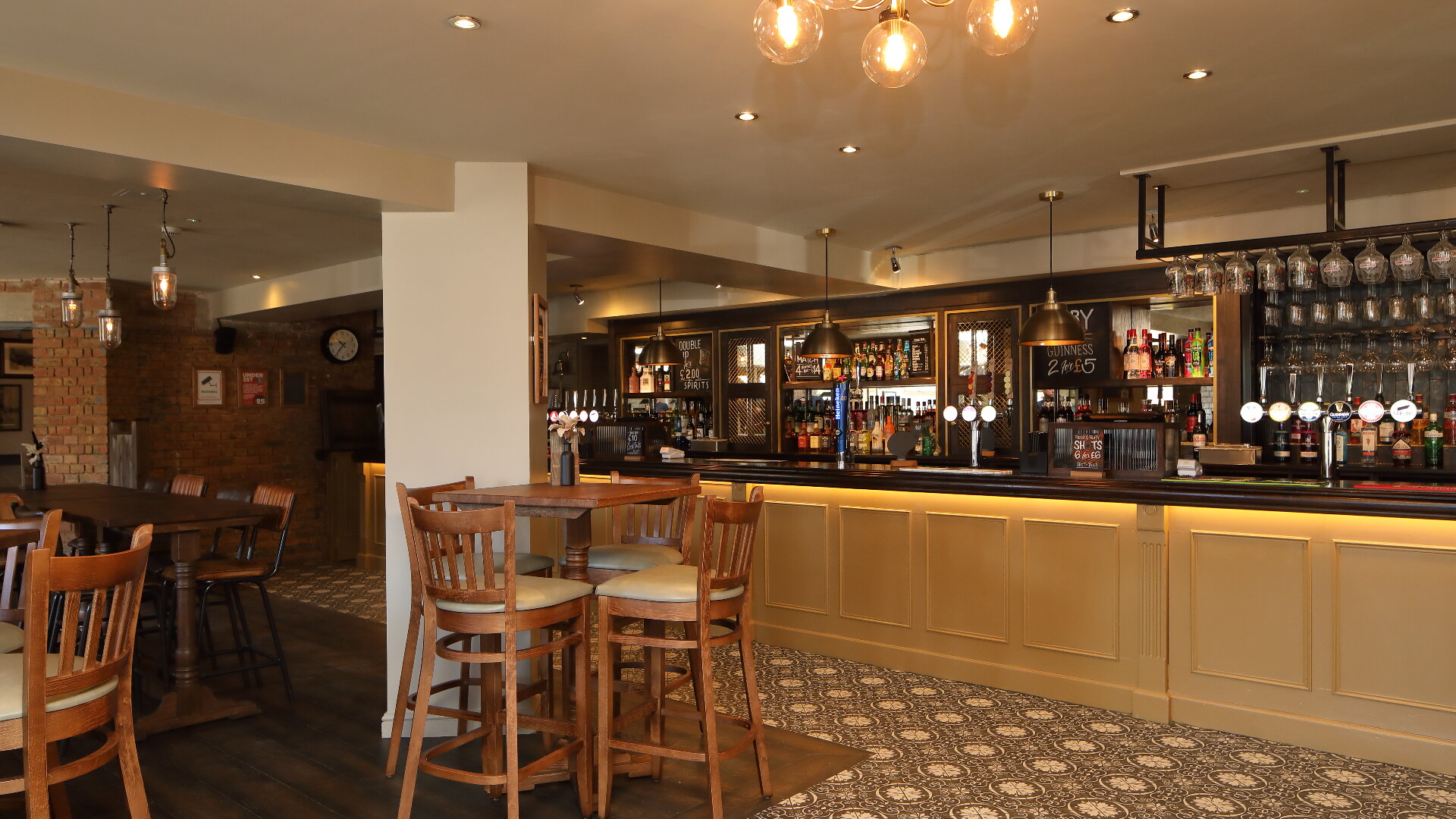 Images The Village Inn