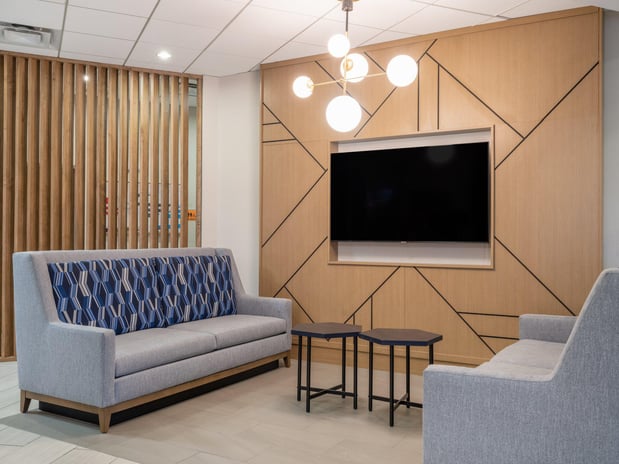 Images Holiday Inn Express & Suites Greensboro-(I-40 @ Wendover) by IHG