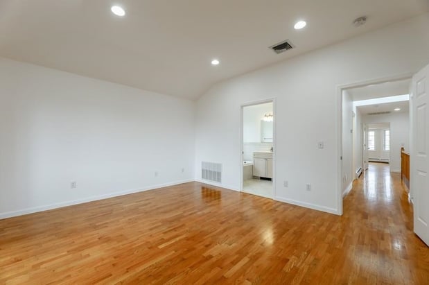 Images Tarek Hassieb, Team Tarek Real Estate Group | Liberty Realty | Hoboken Office
