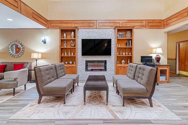 Images Best Western Plus Bradbury Inn & Suites