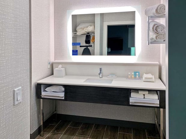 Images Hampton Inn & Suites Houston East Beltway 8