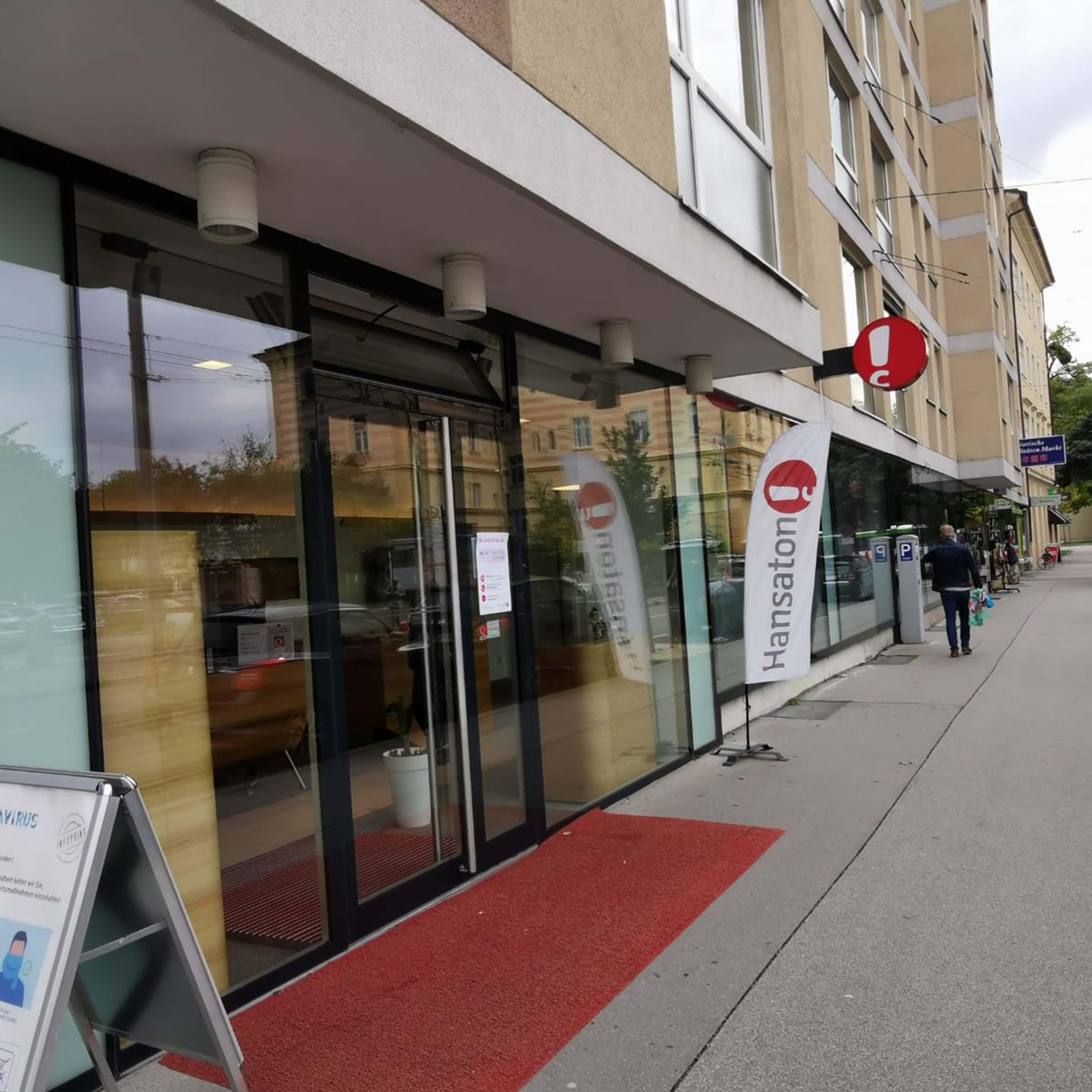 Hansaton Hörkompetenz-Zentrum Schrannengasse 2, Salzburg von links kommend