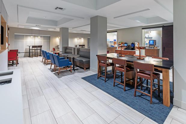 Images Holiday Inn Express & Suites Shreveport - West by IHG