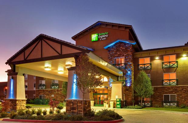 Images Holiday Inn Express & Suites Tehachapi Hwy 58/Mill St., an IHG Hotel
