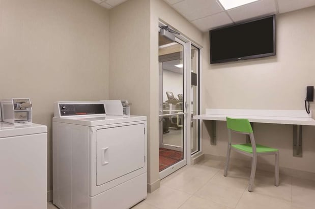 Images Hilton Garden Inn Falls Church