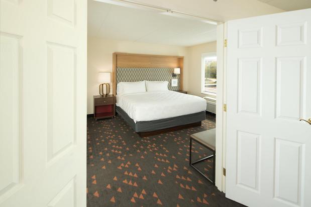 Images Holiday Inn & Suites Ann Arbor Univ. Michigan Area, an IHG Hotel