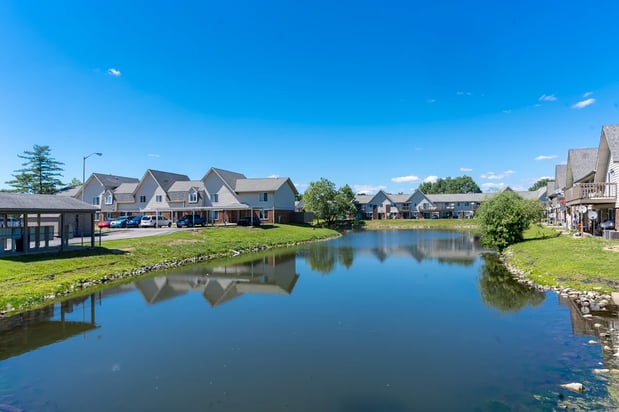 Images Lake Camelot Apartments