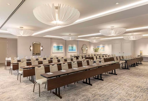Images The Singer Oceanfront Resort, Curio Collection by Hilton