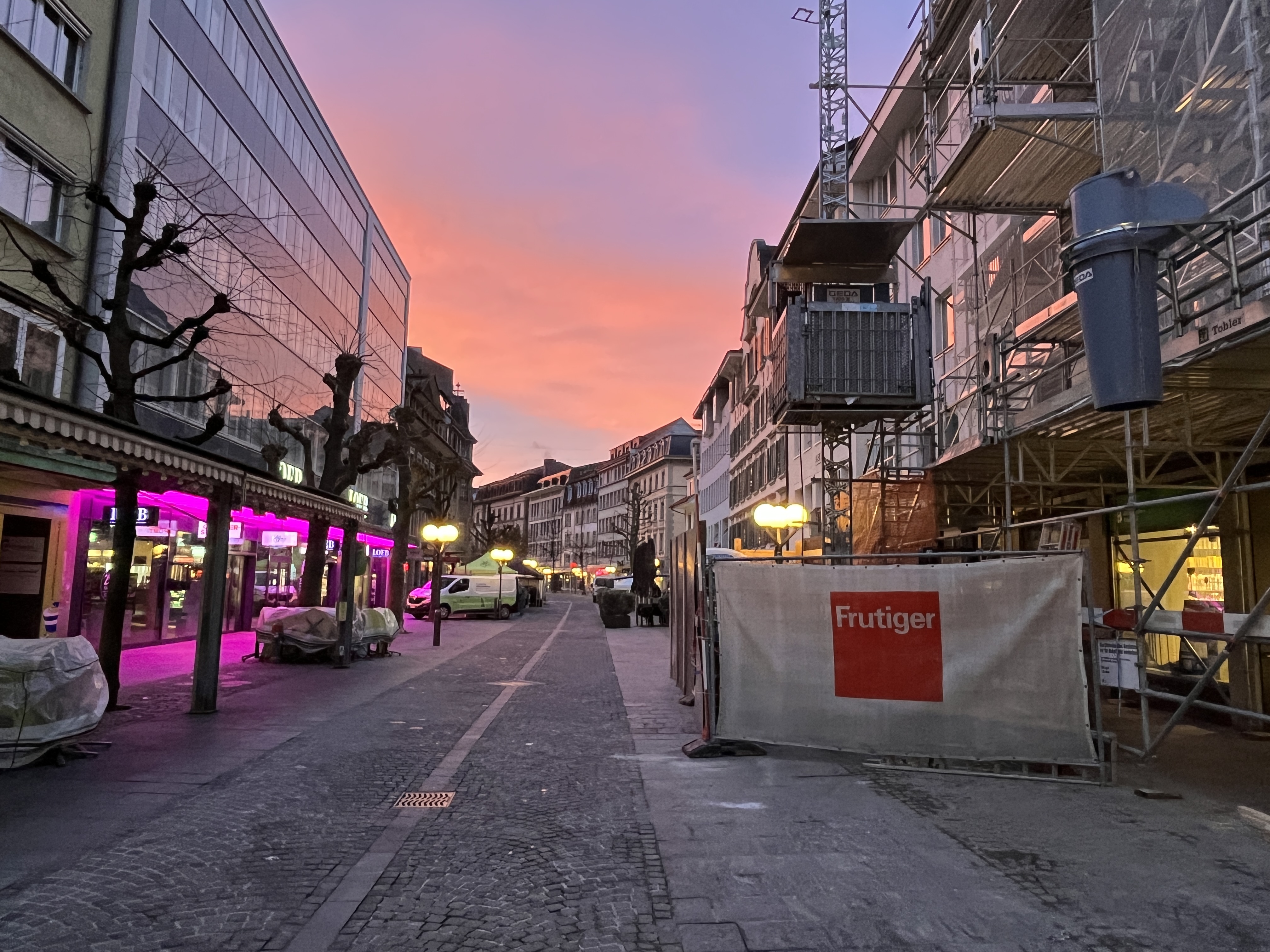 Bilder TopPharm Bälliz Apotheke + Drogerie AG