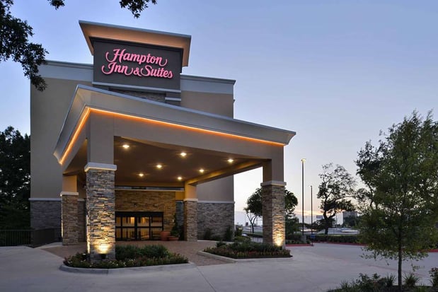 Images Hampton Inn & Suites Dallas Market Center