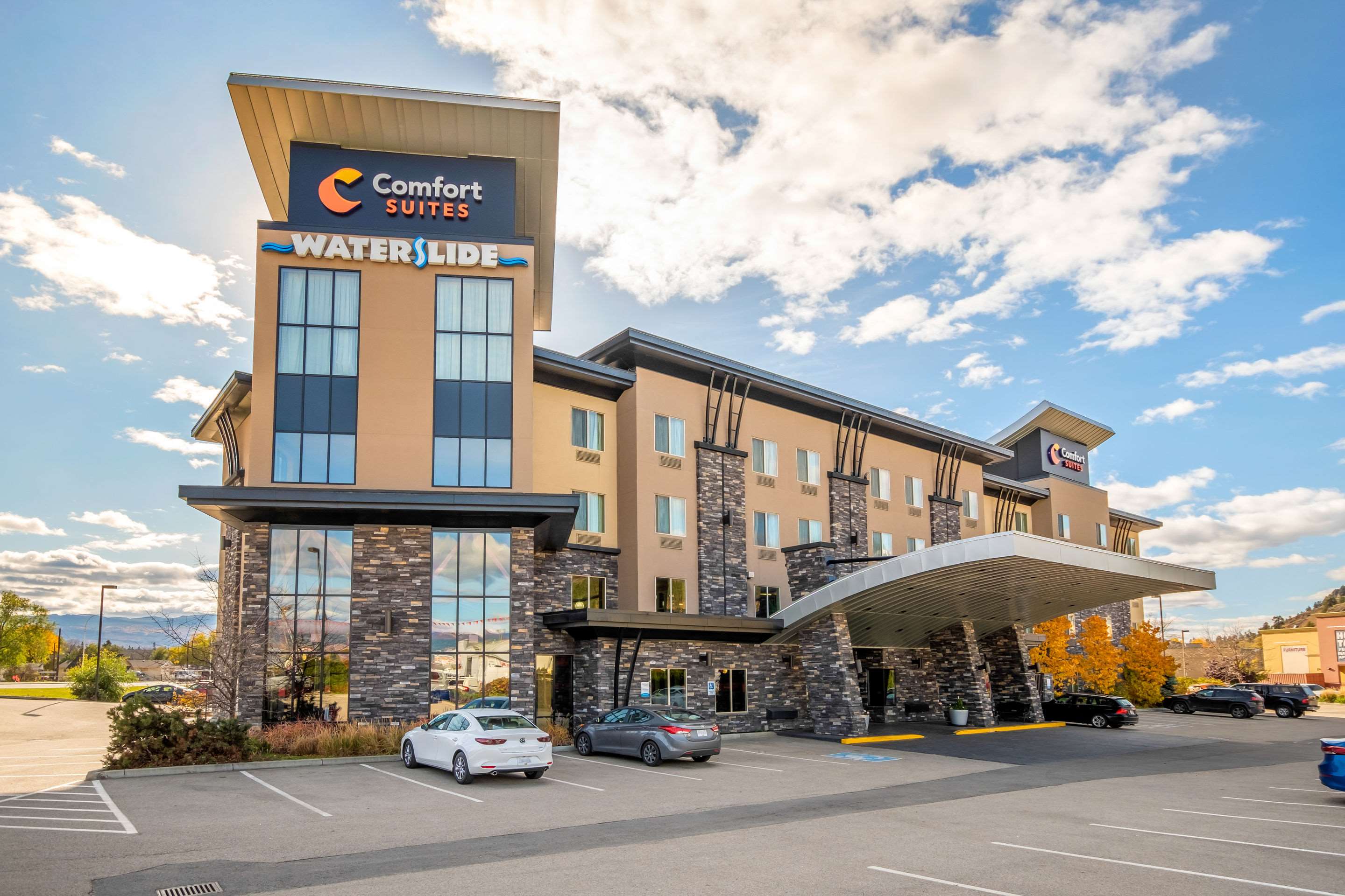 comfort suites kelowna