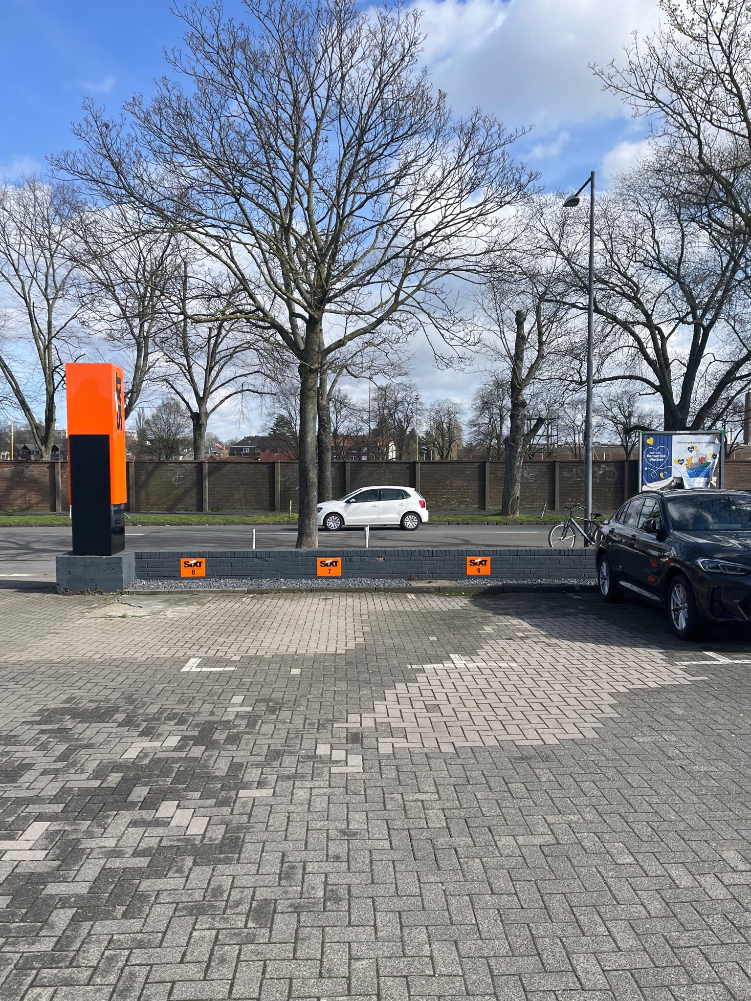 SIXT Autovermietung Krefeld, Sproedentalstr. 4 in Krefeld