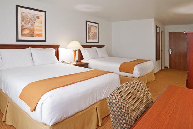 Images Holiday Inn Express Newell-Chester WV, an IHG Hotel