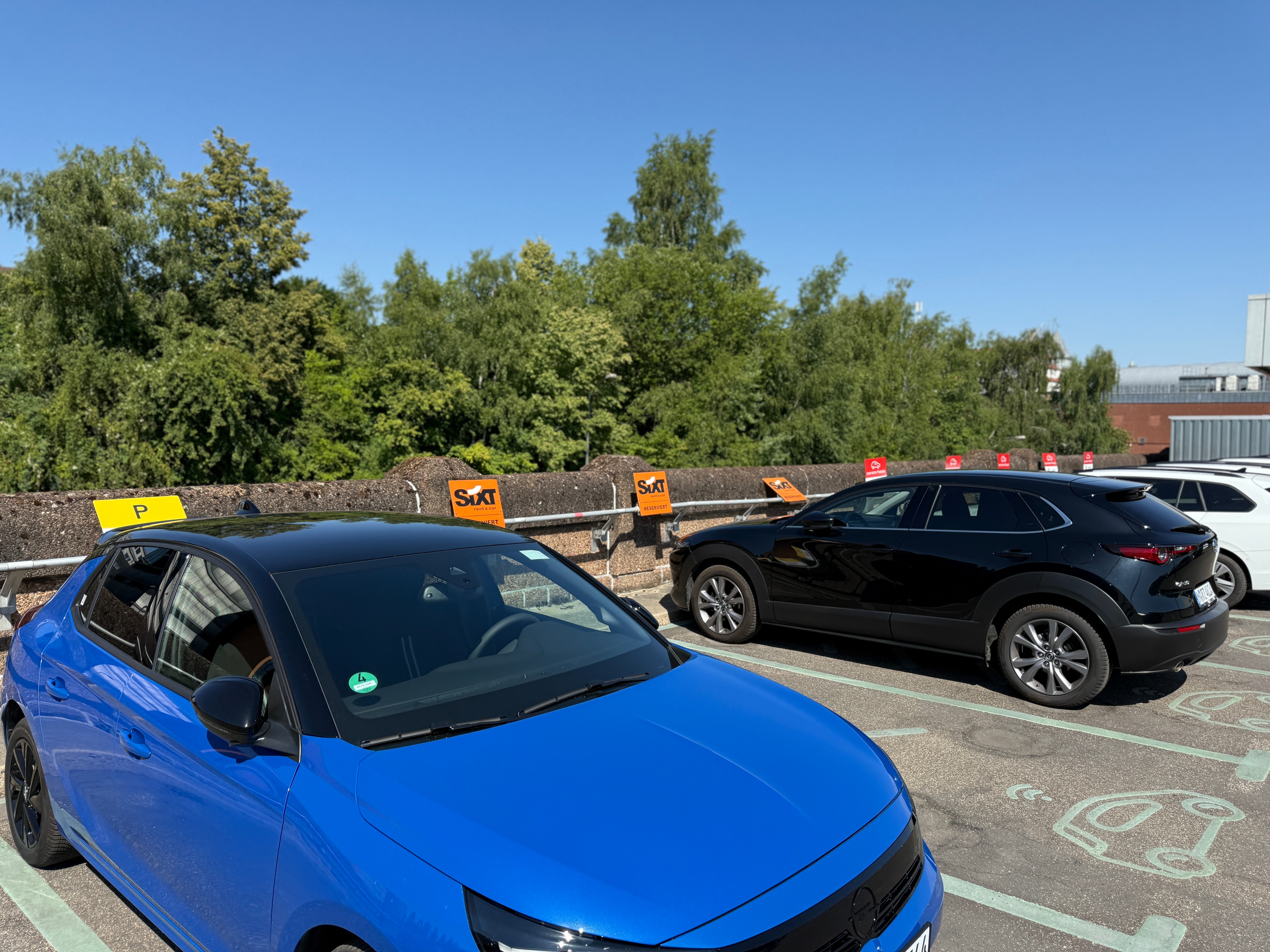 SIXT Autovermietung Kassel-Wilhelmshoehe Bahnhof, Willy-Brandt-Platz 1 in Kassel
