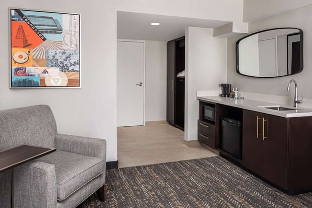 Images Embassy Suites by Hilton Nashville Airport