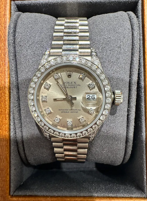 Images KOMEHYO（コメ兵）買取センターekimoなんば