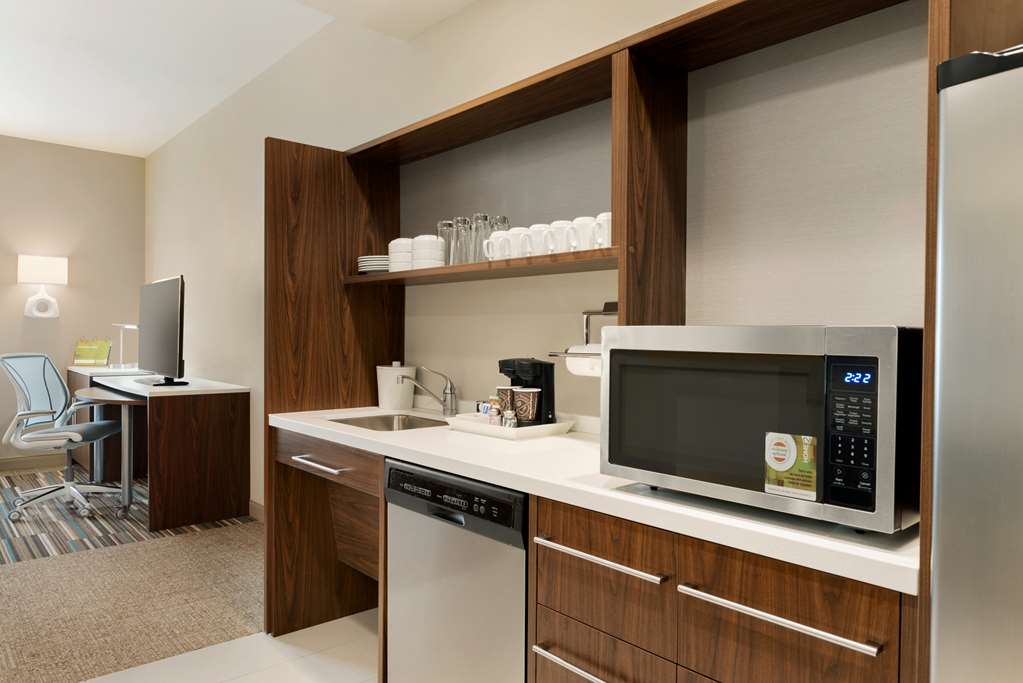 Guest room amenity Home2 Suites by Hilton Menomonee Falls Milwaukee Menomonee Falls (262)737-7100