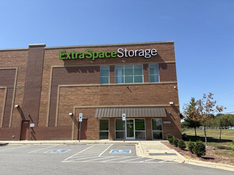 Images Extra Space Storage