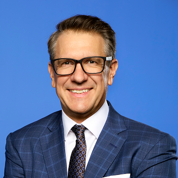 Sean Reynar headshot.