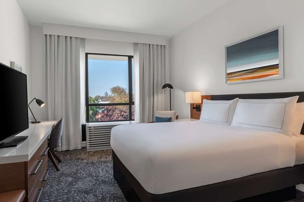Images The Fort Sutter Hotel Sacramento, Tapestry Collection by Hilton