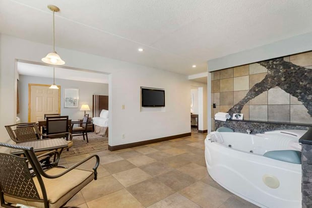 Images Best Western Plus Longbranch Hotel & Convention Center