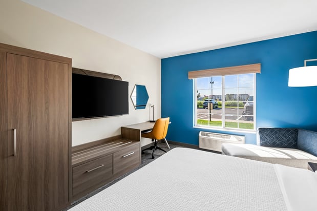 Images Holiday Inn Express & Suites Council Bluffs - Conv Ctr Area by IHG