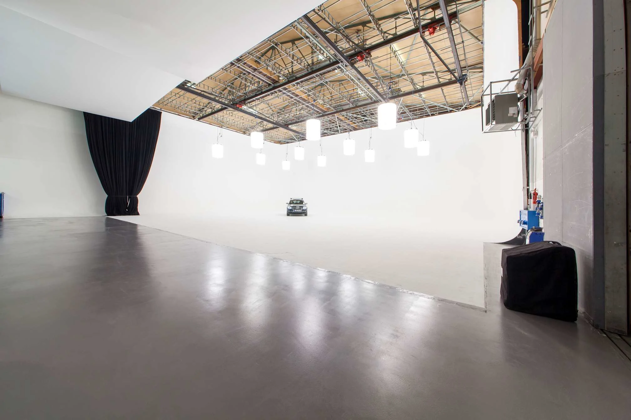 Images Malcolm Ryan Studios