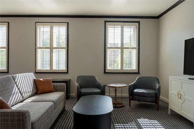 Images Hilton Orrington/Evanston