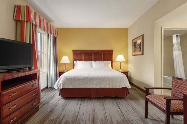 Images Hampton Inn & Suites Williamsburg Historic District