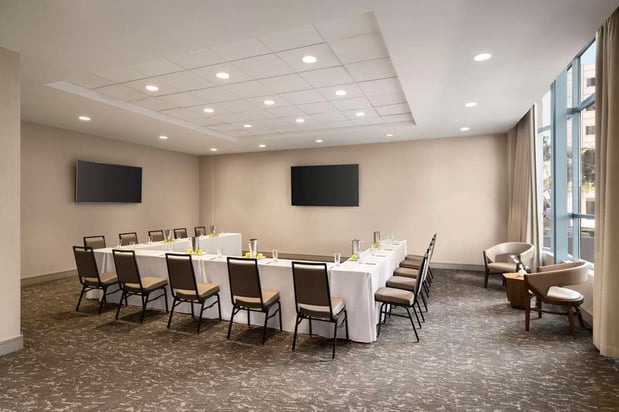 Images Embassy Suites by Hilton Phoenix Downtown North
