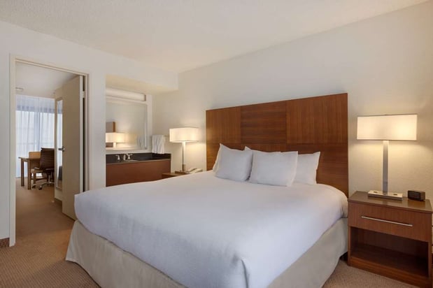 Images Embassy Suites by Hilton Baton Rouge
