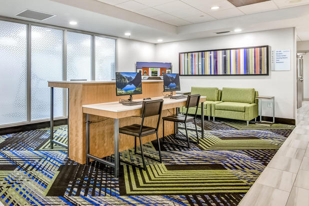 Images Holiday Inn Express & Suites Longview North by IHG