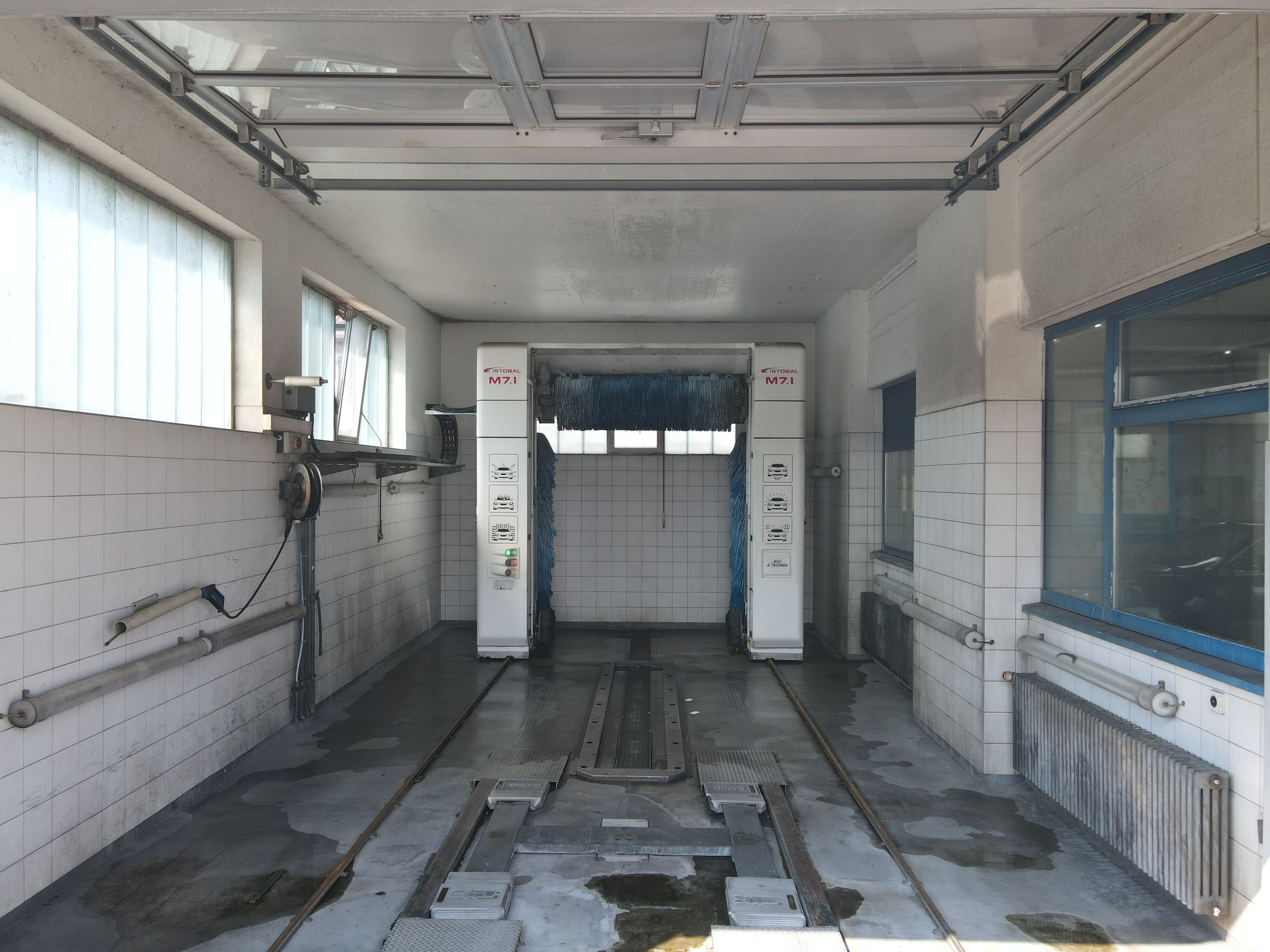 Neue Jura Garage AG, Hauptstrasse 11 in Kleindöttingen