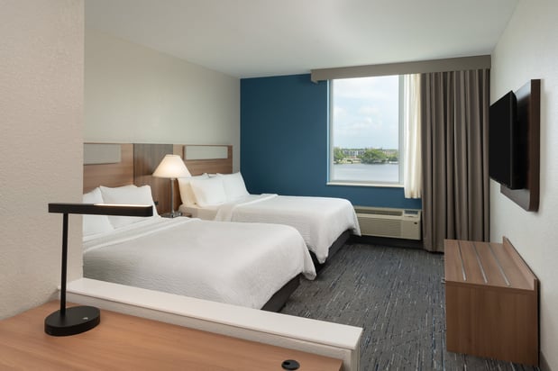 Images Holiday Inn Express Miami Airport-Blue Lagoon Area by IHG