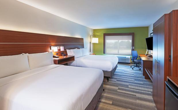Images Holiday Inn Express & Suites Tulsa South - Woodland Hills by IHG