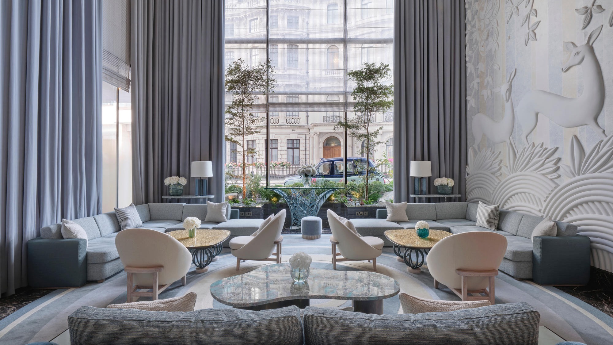 Lobby at Four Seasons London at Park Lane