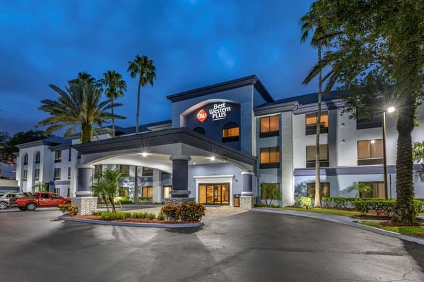 Images Best Western Plus Orlando East- UCF Area