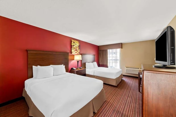 Images SureStay Plus by Best Western San Antonio Fiesta Inn