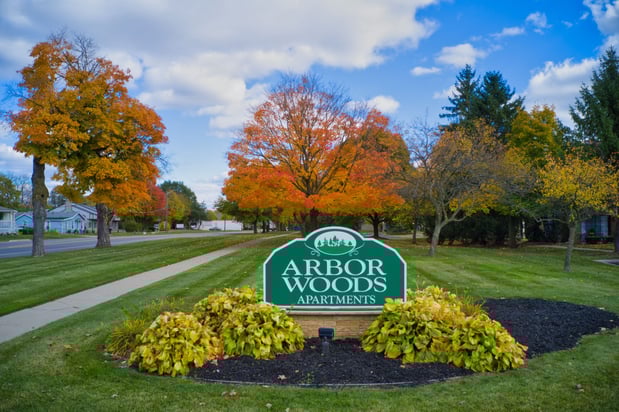 Images Arbor Woods Apartments