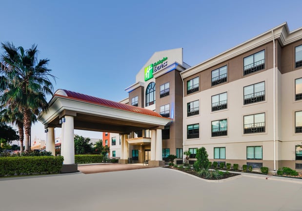 Images Holiday Inn Express & Suites San Antonio NW Near Seaworld by IHG