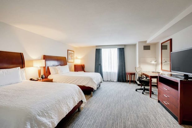 Images Hilton Garden Inn Milwaukee Airport
