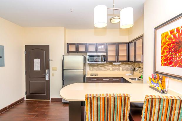 Images Staybridge Suites Houston IAH - Beltway 8 by IHG